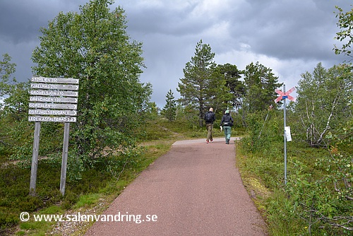 Början på leden upp mot Köarskarsfjället